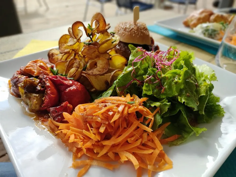 Assiette Complète Carnée Ou Végétarienne